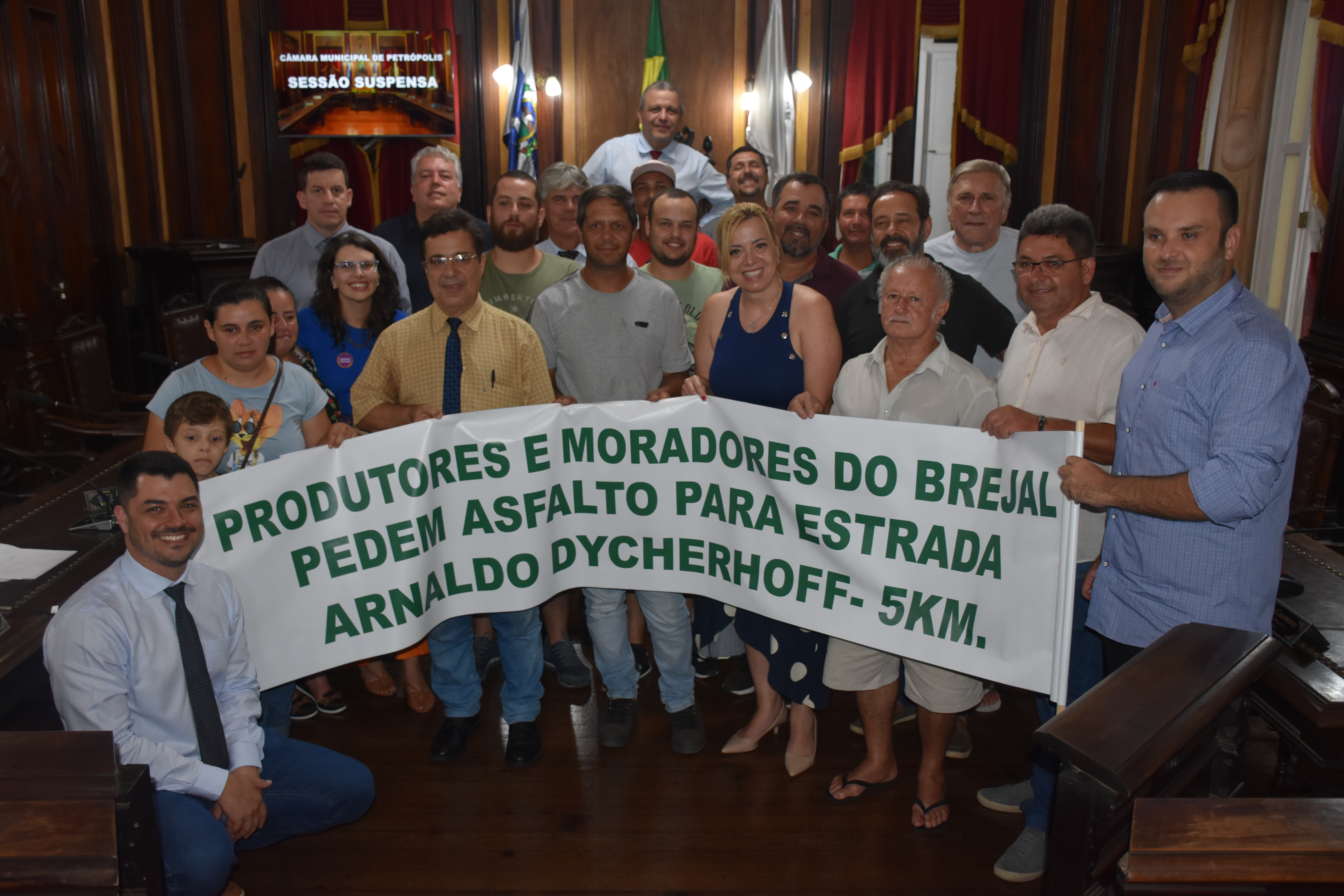 Vereadores recebem moradores e produtores do Brejal